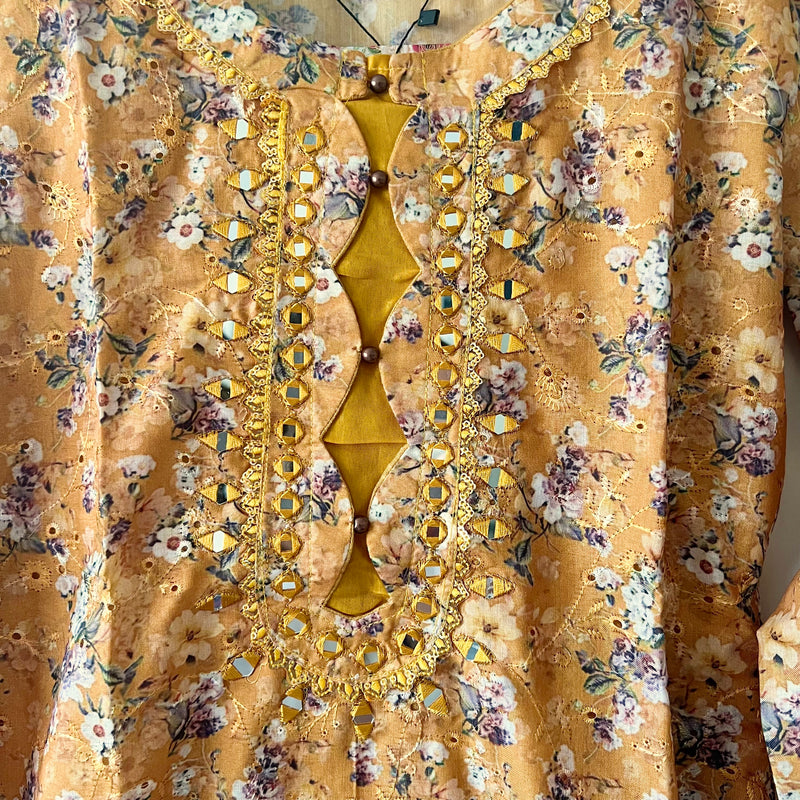 Simrans Mustard Mirror Embroidered Chikankari Kurta